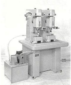 The first vertical honing machine with double-spindle sold by Nissin